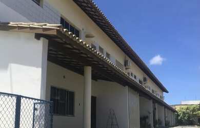 Imagem: A casa em condomínio possui 4 Dormitórios, 5 Banheiros, 3