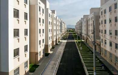 Imagem: O apartamento possui 2 Dormitórios, 1 Banheiro, 1 Vaga na garagem