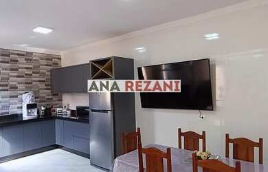 Imagem: A casa possui 2 Dormitórios, 3 Banheiros, 3 Vagas na garagem