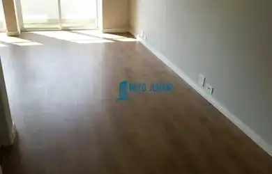 Imagem: O depósito possui 1 Vaga na garagem, 32m² de Área e está