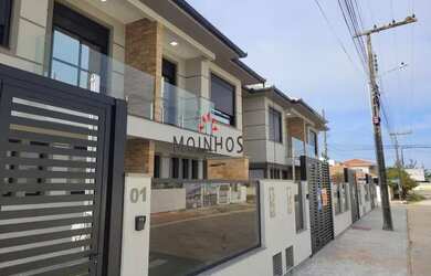 Imagem: A casa possui 3 Dormitórios, 3 Banheiros, 1 Vaga na garagem