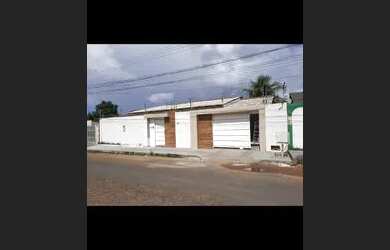 Imagem: A casa possui 4 Dormitórios e está localizado em Cauamé