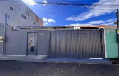 Imagem: A casa em condomínio possui 3 Dormitórios, 4 Banheiros, 2