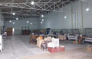 Imagem: O depósito possui 5 Vagas na garagem e 650m² de Área e está