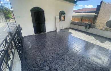 Imagem: A casa possui 2 Dormitórios, 1 Banheiro e está localizado