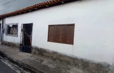 Imagem: A casa possui 2 Dormitórios, 2 Banheiros, 135m² de Área e