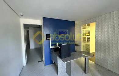 Imagem: A casa possui 5 Dormitórios, 4 Banheiros, 400m² de Área e