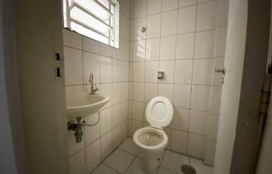 Imagem: O depósito possui 5 Vagas na garagem e 1447m² de Área e está