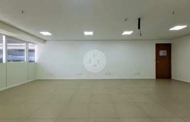 Imagem: O depósito possui 2 Vagas na garagem, 46m² de Área, Imóvel