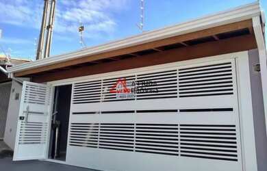 Imagem: A casa possui 2 Dormitórios, 1 Banheiro, 2 Vagas na garagem