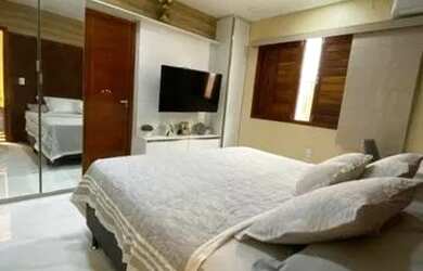 Imagem: A casa possui 2 Dormitórios, 2 Banheiros, 2 Vagas na garagem