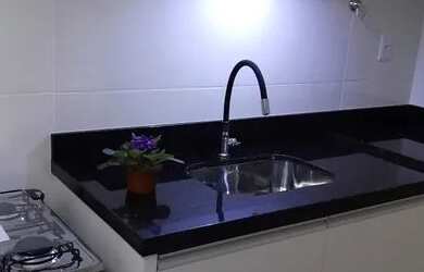 Imagem: O apartamento possui 2 Dormitórios, 1 Banheiro, 1 Vaga na garagem