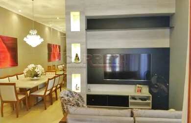 Imagem: A casa possui 3 Dormitórios, 4 Banheiros, 2 Vagas na garagem