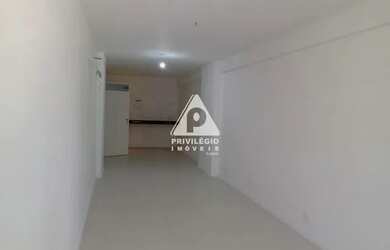 Imagem: O depósito possui 1 Vaga na garagem, m² de Área e está