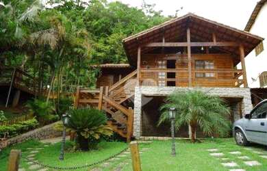 Imagem: A casa em condomínio possui 3 Dormitórios, 3 Banheiros, 2