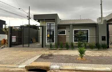 Imagem: Casa de esquina à venda no bairro Esmeralda, Cascavel/PR