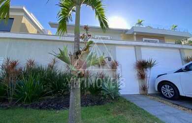 Imagem: A casa em condomínio possui 5 Dormitórios, 5 Banheiros, 2