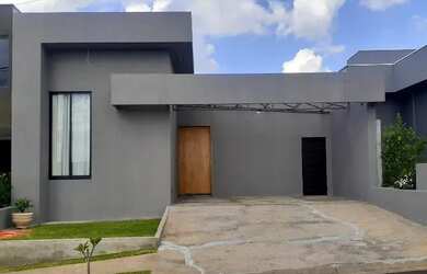 Imagem: A casa em condomínio possui 3 Dormitórios, 2 Banheiros, 2