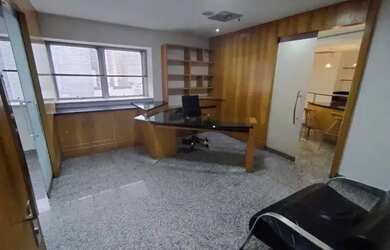 Imagem: O depósito possui 300m² de Área e está localizado em Centro