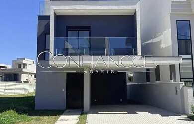 Imagem: A casa em condomínio possui 3 Dormitórios, 3 Banheiros, 3