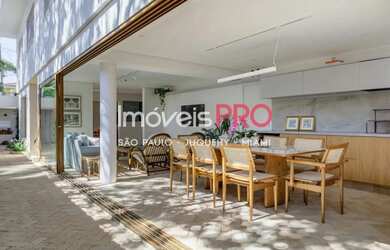 Imagem: A casa possui 3 Dormitórios, 4 Banheiros, 2 Vagas na garagem