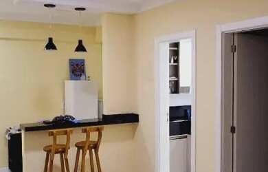 Imagem: O apartamento possui 2 Dormitórios, 1 Banheiro, 1 Vaga na garagem