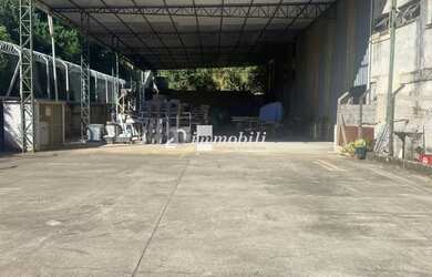 Imagem: O depósito possui 4000m² de Área e está localizado em Parque