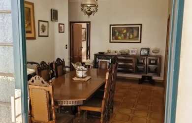 Imagem: A casa possui 3 Dormitórios, 4 Banheiros, 4 Vagas na garagem