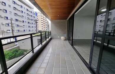 Imagem: O apartamento possui 4 Dormitórios, 4 Banheiros, 2 Vagas na