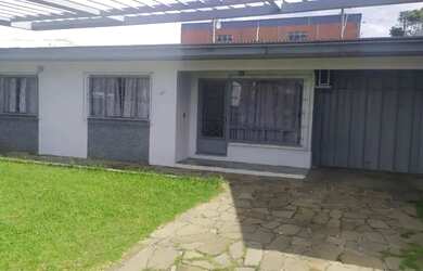 Imagem: A casa possui 4 Dormitórios, 1 Banheiro, 125m² de Área e