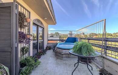 Imagem: O apartamento na cobertura possui 3 Dormitórios, 2 Banheiros