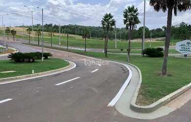 Imagem: O terreno possui 300m² de Área, Imóvel novo e está localizado