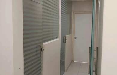 Imagem 2: Sala comercial à venda no Comércio, bem distribuída em 6 ambientes, com 41,95m² de área út