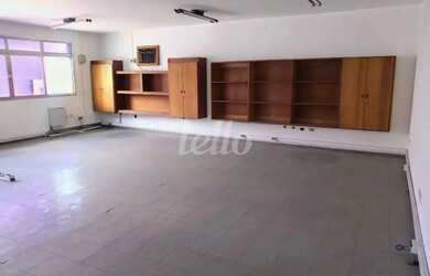 Imagem: O depósito possui 1 Vaga na garagem, 80m² de Área e está