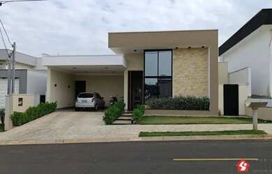 Imagem: A casa em condomínio possui 3 Dormitórios, 4 Banheiros, 2