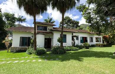 Imagem: CASA COM 4 QUARTOS E TERRENO COM 2700M² PLANOS À VENDA NO