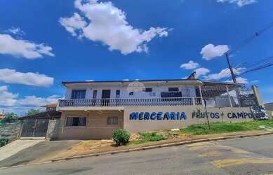 Imagem: A casa possui 3 Dormitórios, 4 Banheiros, 1 Vaga na garagem