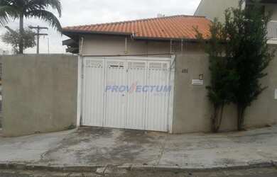 Imagem: A casa possui 3 Dormitórios, 3 Banheiros, 4 Vagas na garagem