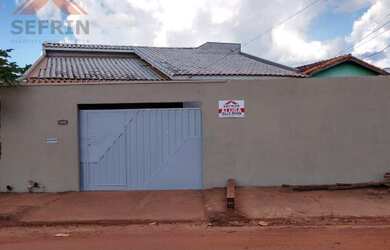 Imagem: A casa possui 2 Dormitórios, 1 Vaga na garagem, 80m² de Área