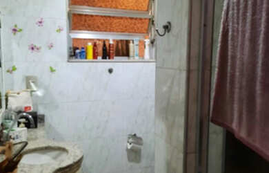 Imagem 3: 2 Casas por R$ 250 mil. Varanda, 2 Vagas na garageme5 Dormitórios