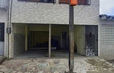 Imagem: A casa possui 3 Dormitórios, 2 Banheiros, 1 Vaga na garagem