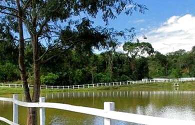 Imagem: O terreno possui 397m² de Área e está localizado em Senador