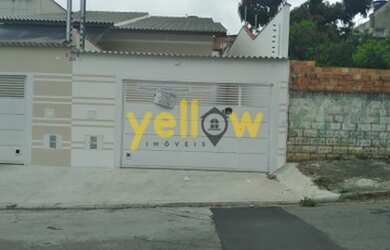 Imagem: A casa possui 3 Dormitórios, 3 Banheiros, 4 Vagas na garagem