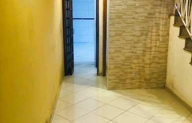 Imagem: A casa possui 3 Dormitórios, 4 Banheiros, 2 Vagas na garagem