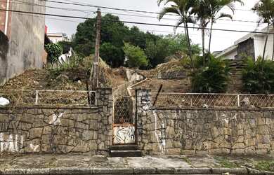 Imagem: O terreno possui 1.000m² de Área e está localizado em Centro