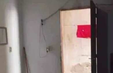 Imagem: A casa possui 2 Dormitórios, 1 Banheiro, 1 Vaga na garagem