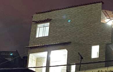 Imagem: A casa possui 1 Dormitório e 1 Banheiro e está localizado