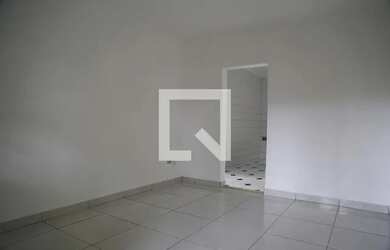 Imagem: A casa possui 3 Dormitórios, 2 Banheiros, 80m² de Área e