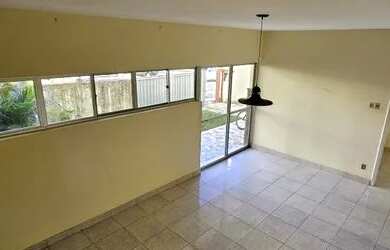 Imagem: Casa à venda no Tirol!