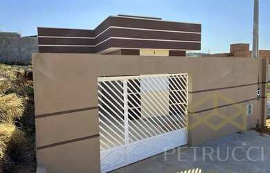 Imagem: A casa à venda possui 2 Dormitórios, 1 Banheiro, 1 Vaga na